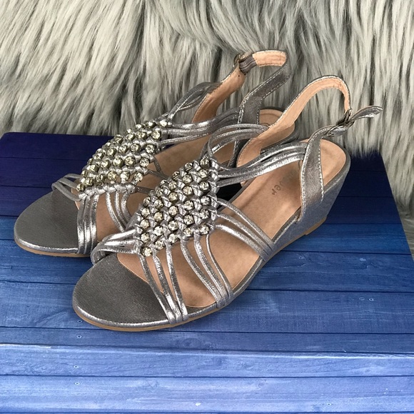 Low Wedge Heel Rhinestone Sandals - Picture 4 of 6